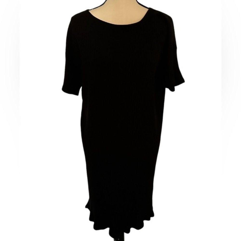 Eileen Fisher size M knit black dress